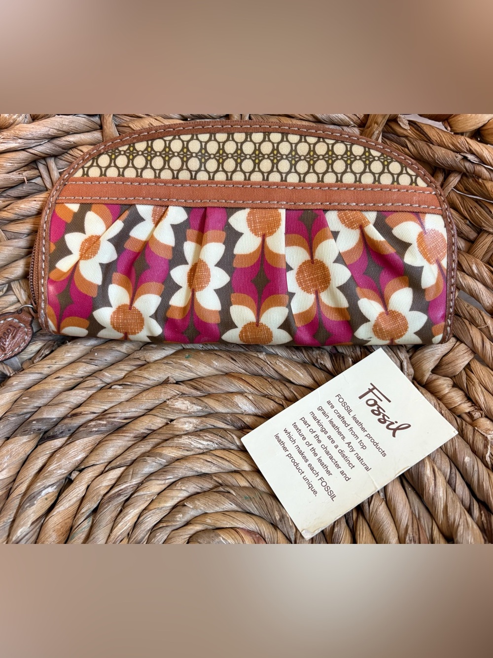 Fossil Key Per Retro Floral Coated Canvas Leather Trim Wallet  8"x 4.5” EUC